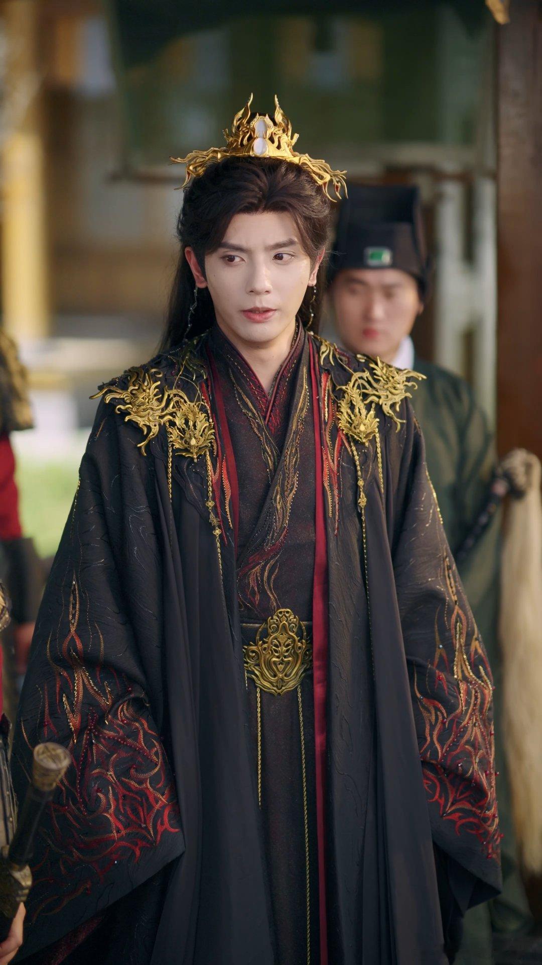 成何体统后宫升职记穿书者的后宫修罗场！明着演昏君妖妃互怼，暗地找同类，双重身份