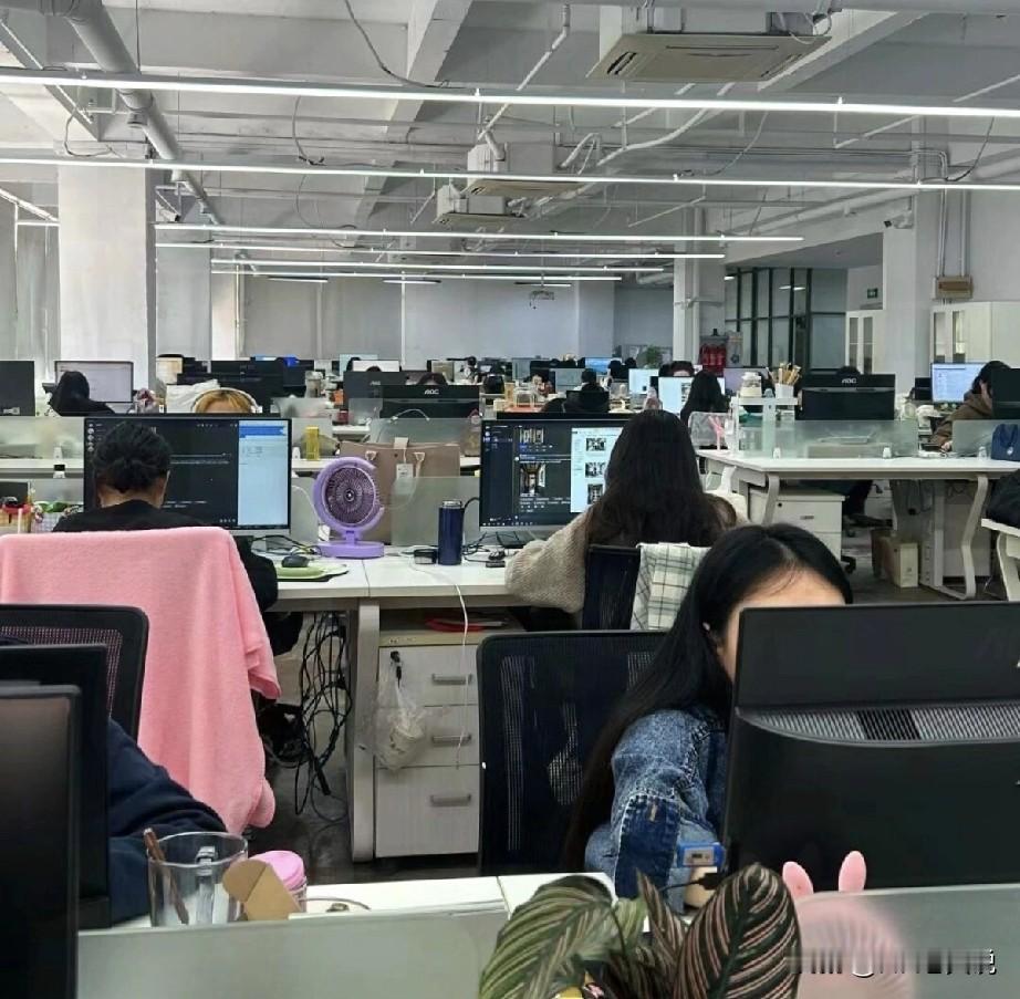 开管理周会，老板追问产品部新品研发的进度为什么一直滞后，负责人吞吞吐吐的说因为