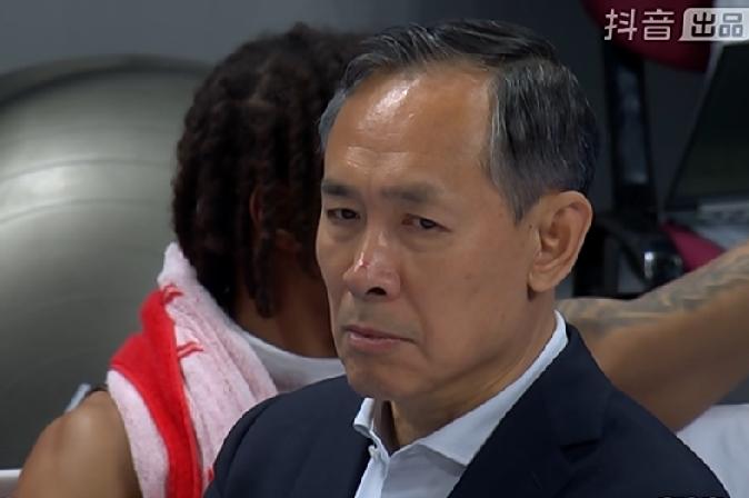 北汽闪崩:领先20分到落后20分！！！太离谱了！生死局北京北汽主场领先上海久