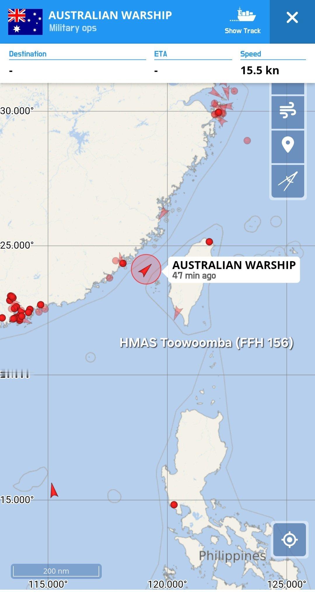 外网消息：一艘澳大利亚军舰目前正沿台湾海峡中线向北航行，这是自2025年中国海军