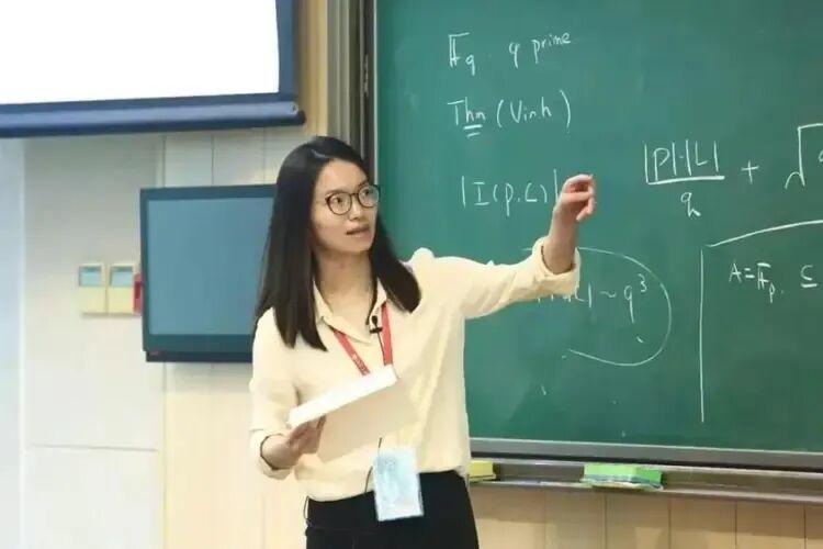 放下身段，直言心声！7月29日，中科院院士颜宁公开发文感慨，自认勉强算得上人才