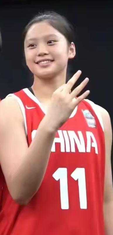 李沅珊一战封神！在刚刚结束的u16女篮亚洲杯的一场比赛中，中国女篮以83:74