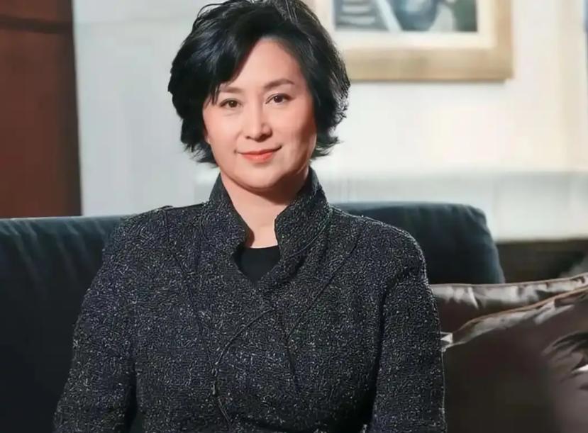 2022年，何超琼说：香港回归的时候，我爸爸跟我打赌，像上海这样的大城市