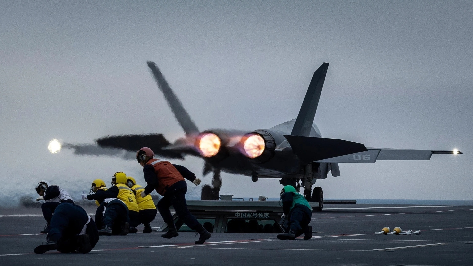 J-35就是F-35理想中的样子，连川普都想要给F-35多塞一个发动机变F-55