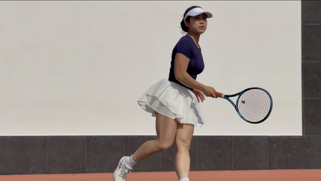别再说女生练肌肉吓人了🎾