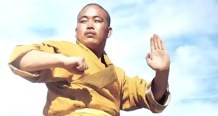 不知道李连杰能不能干过他？释永信究竟会不会武术？他的功夫到底有多深厚呢？释永