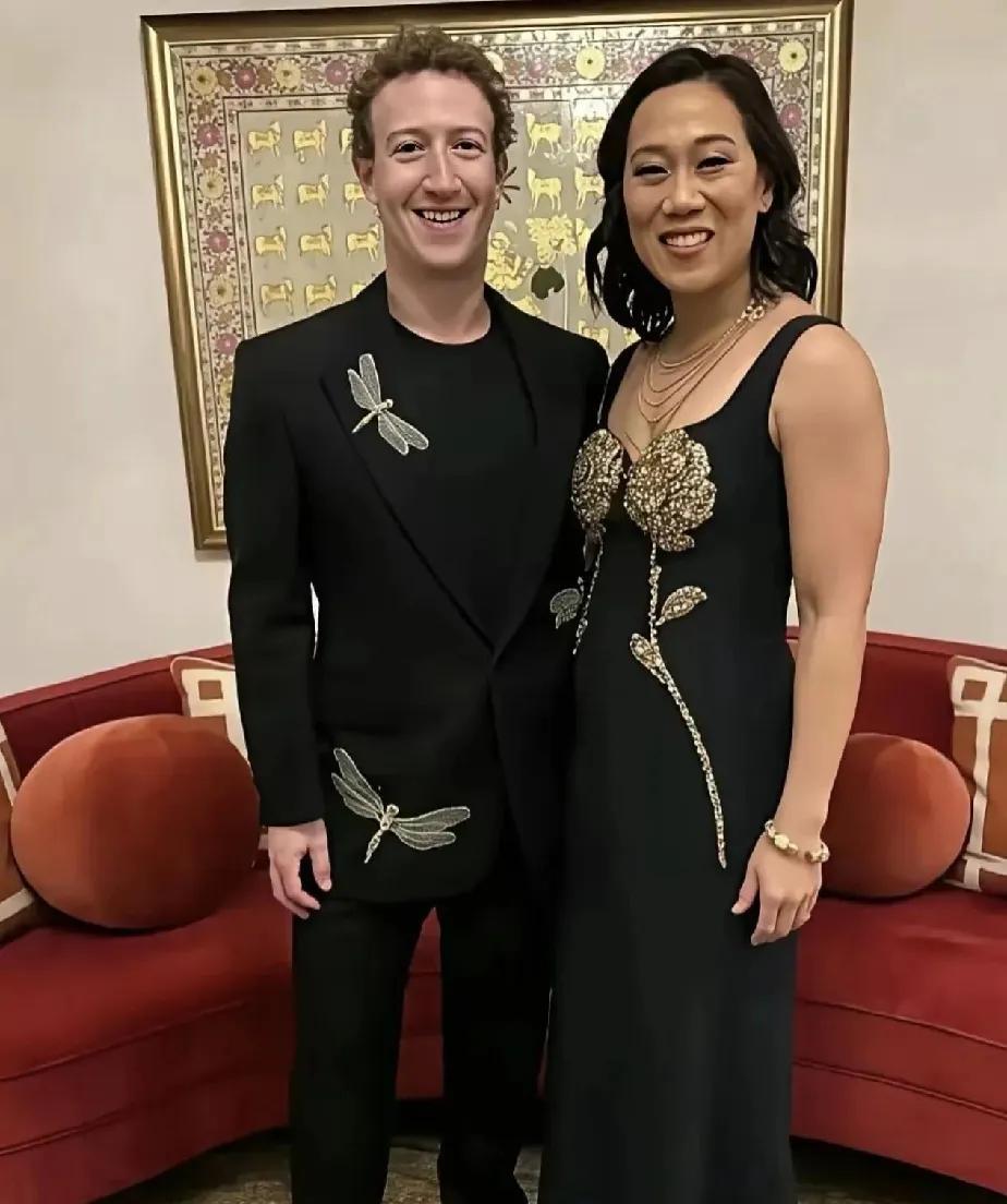 看到他老婆，曹操都摇头[笑着哭]只能说真的爱情，无惧长相，只求情感上的共振，