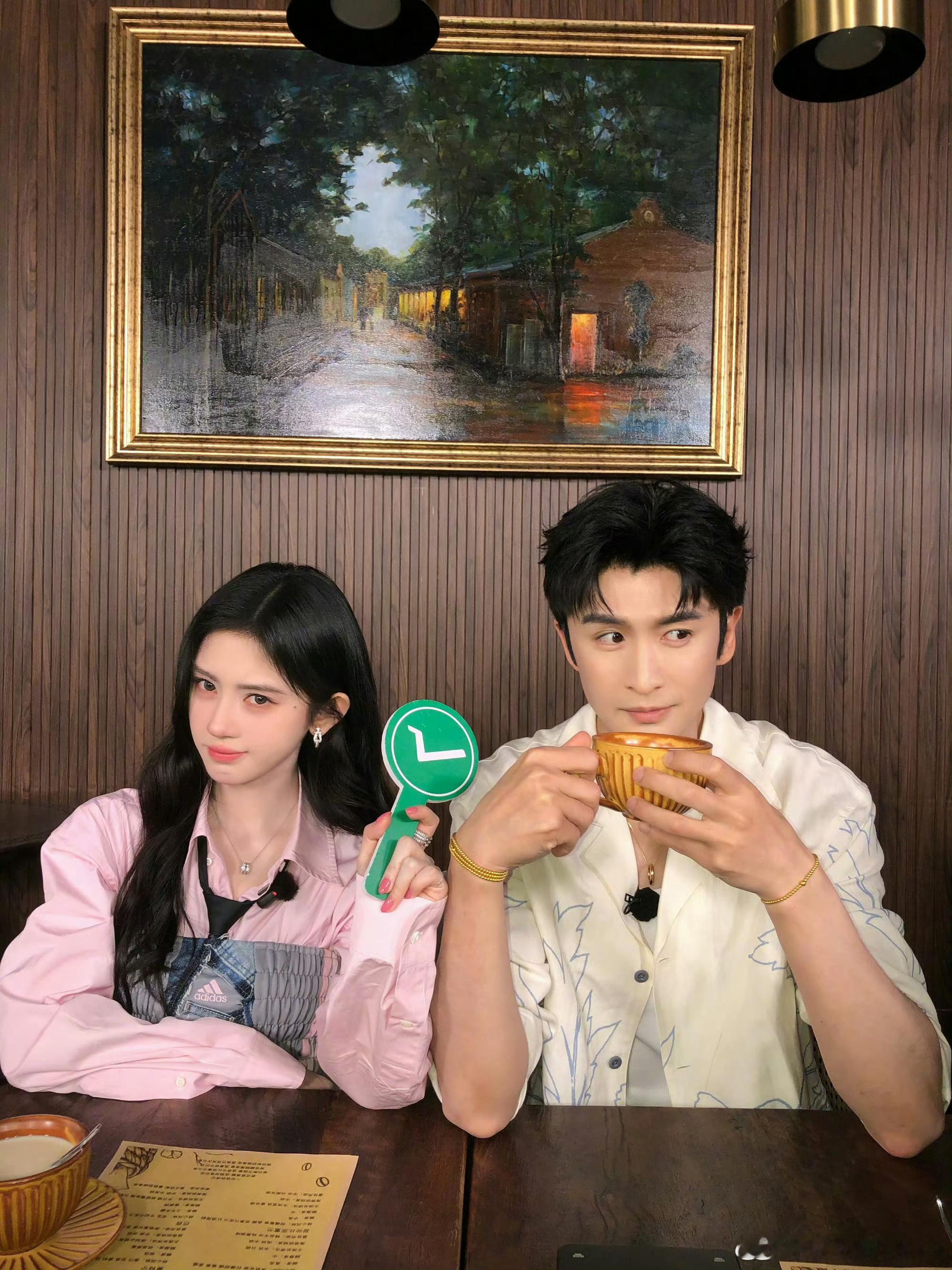 鞠婧祎张云龙新合照～✅