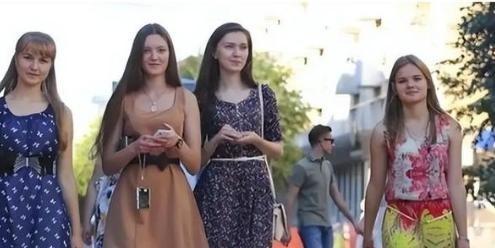 中俄免签引“抢媳妇”焦虑？俄官员急了，数据却打了脸，中俄双向免签一落地，黑河、东