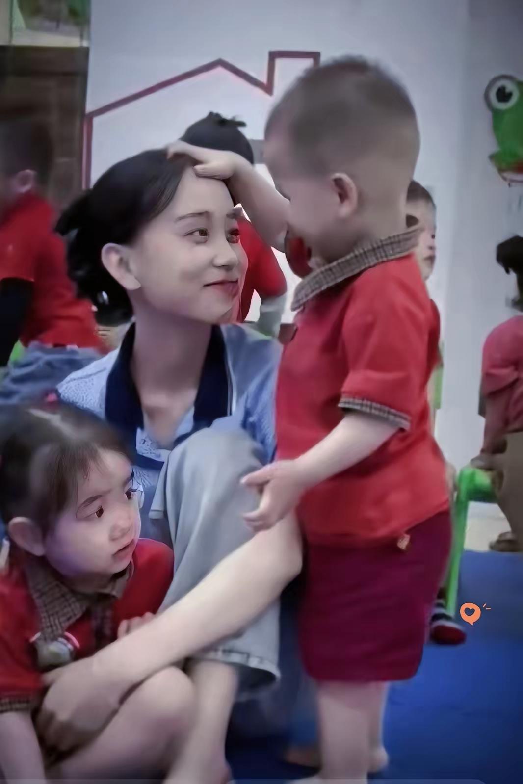 这位满脑子邪恶的女人，你想啥呢？啥事不懂的毛孩子，能有邪念？孩子的脑子有你这么肮