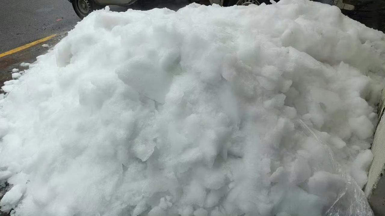 这天气适合堆雪人玩。​​​