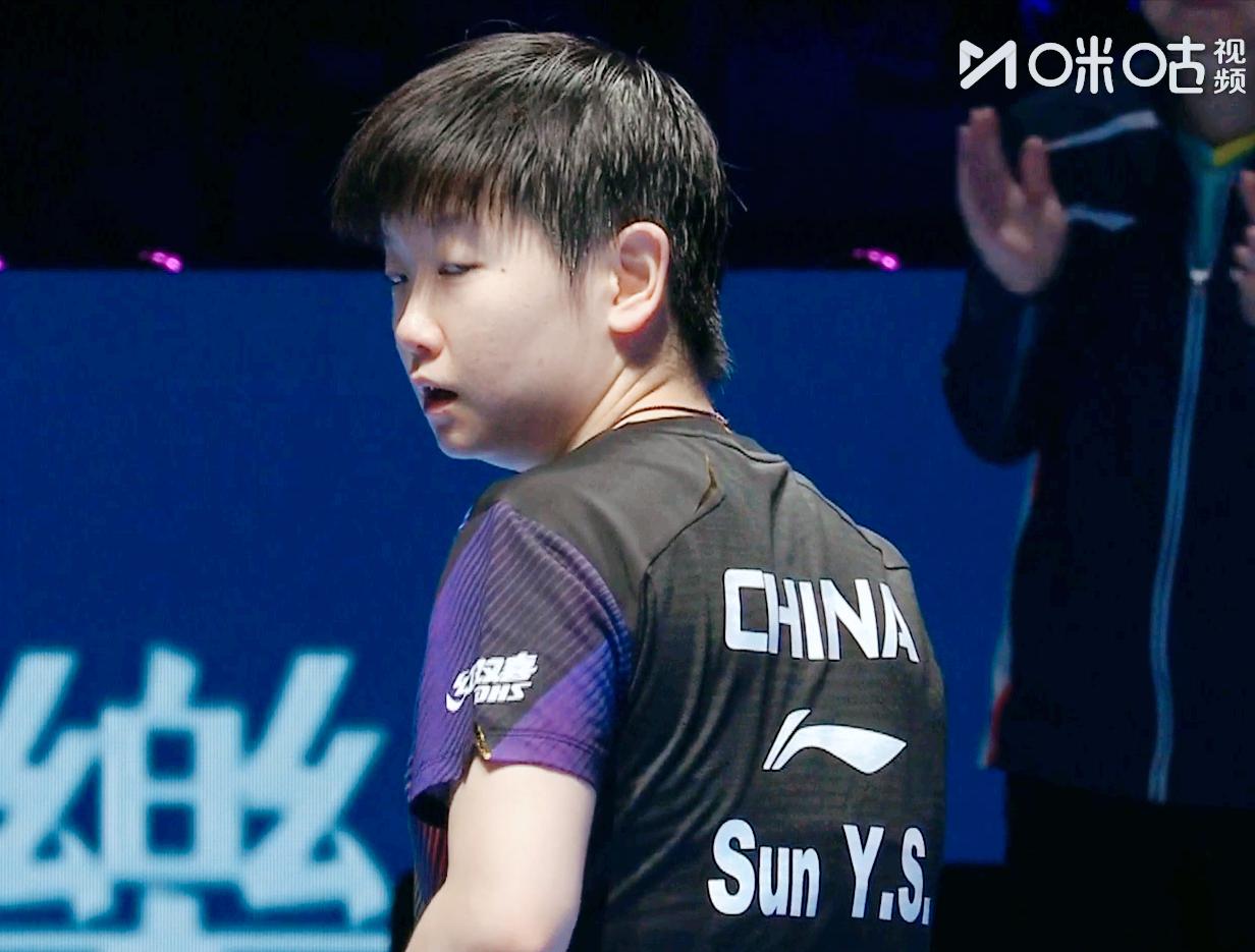 侯英超怒怼孙颖莎黑粉：我不是半路开香槟，孙颖莎就是打防弧的教科书呀！你说：