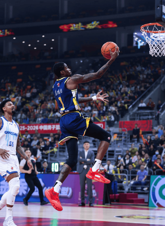 广东男篮分享赛场图集: 球队主场力克青岛收获开赛四连胜