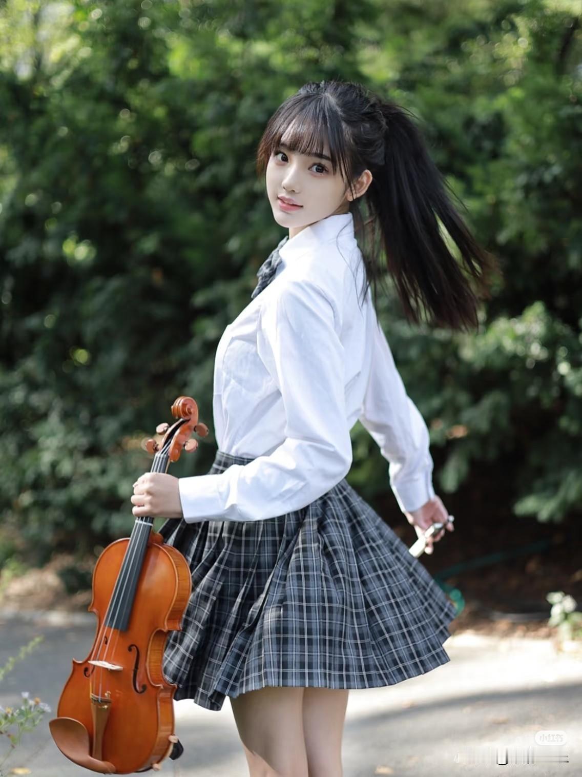 谁再说七七配不上林俊杰我跟谁急！家境、学历、能力样样在线，这姑娘超棒的！