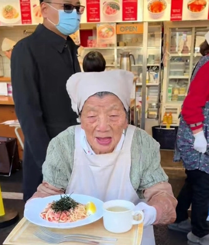日本专家建议老人集体自杀，日本网友竟然表示完全同意！在日本老人已经不再是值得