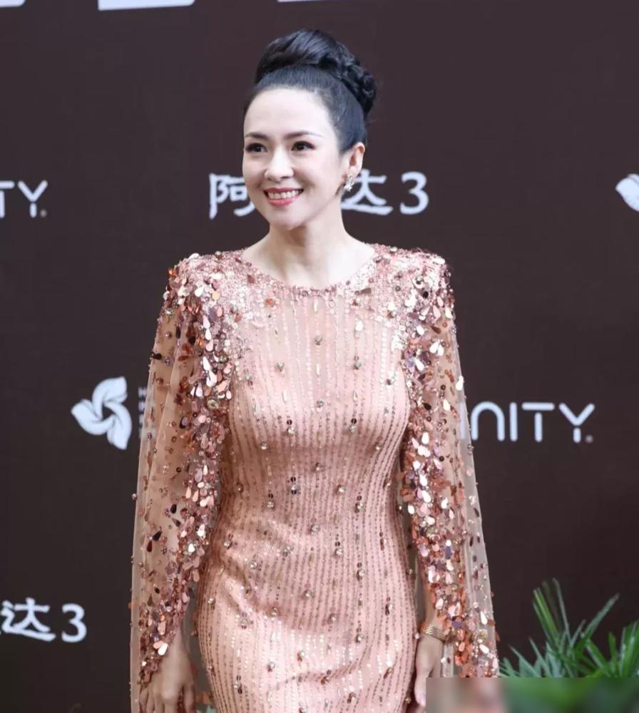 章子怡哟，​要不行你就出圈吧，​这大家都看不下去了，你已经4​这话听