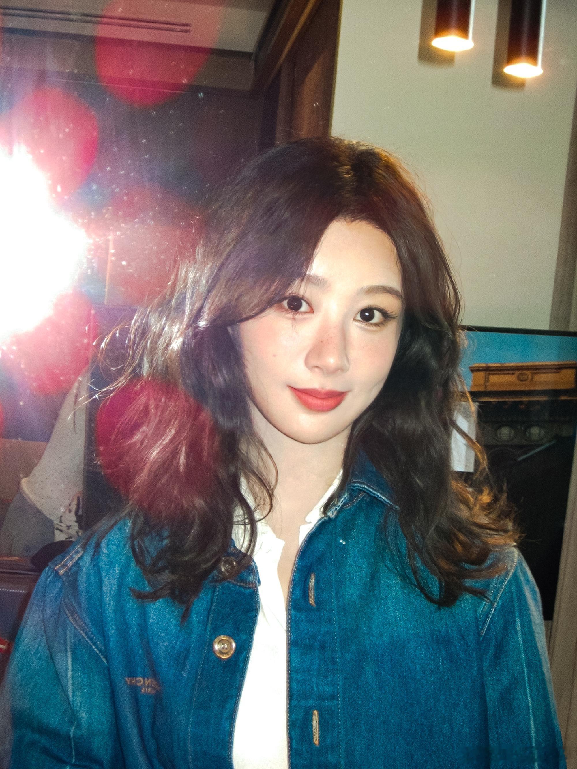 杨紫杨紫才是伟大的养成系🫂曾被劝放弃演员路，却凭一腔热爱逆风翻盘，内娱独一份完