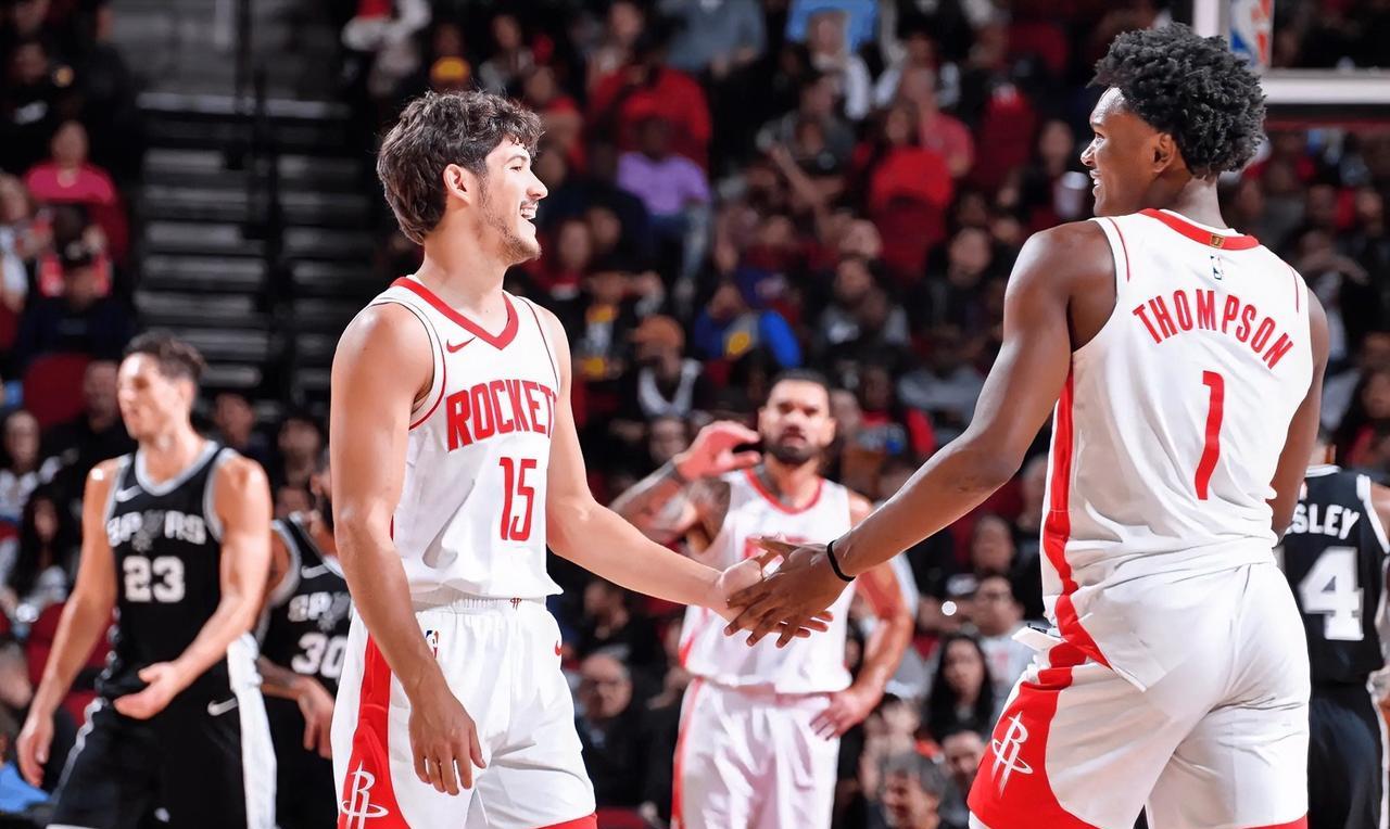 半场81分！火箭真的变成了一支攻防一体的强队！杜兰特：微微出汗半场20分，打得