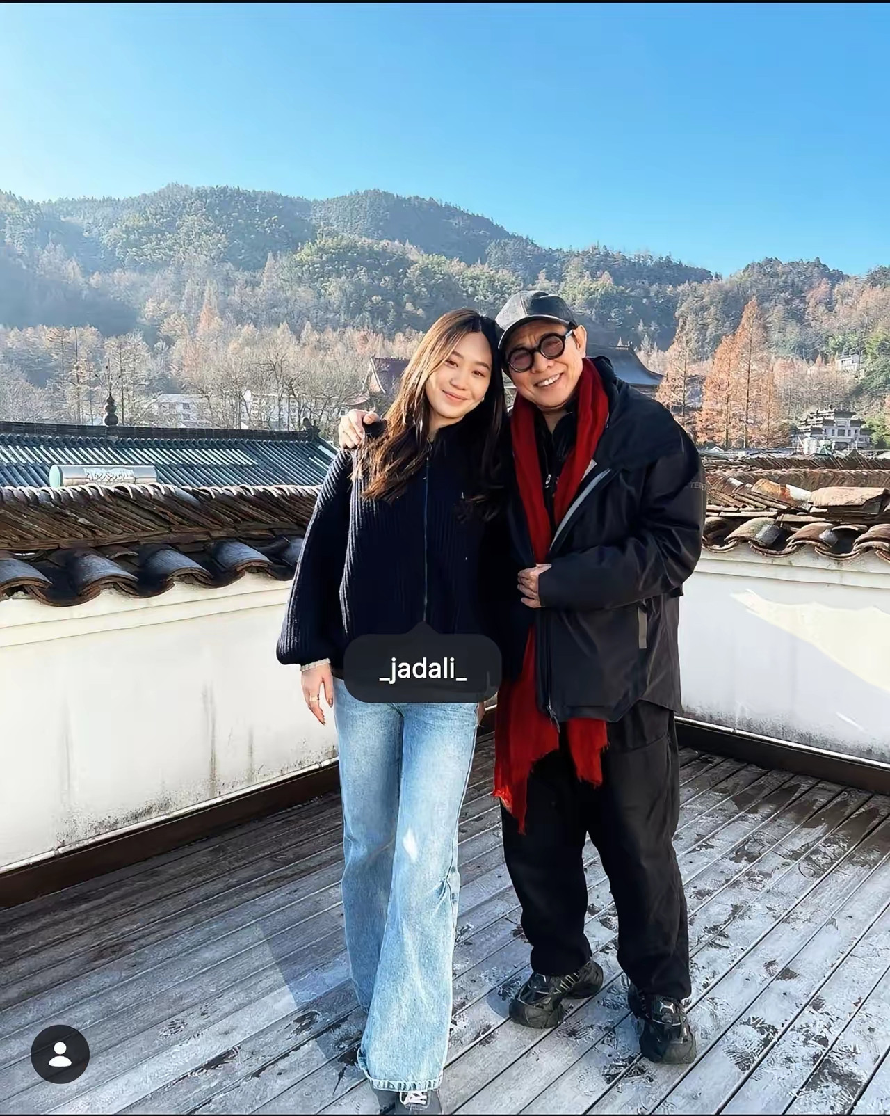 李连杰近期接受了杨澜的采访，提到了自己女儿患有抑郁症多年的事情。我就纳了闷了，他女儿抑郁症何来？我们
