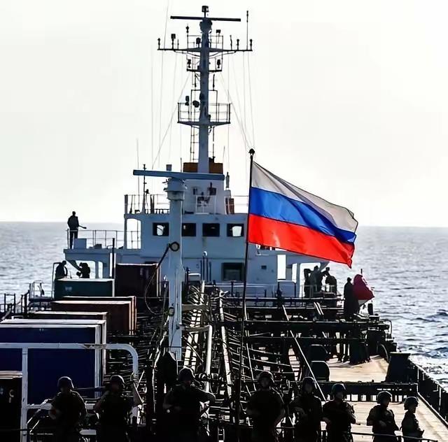 欧盟对俄罗斯的制裁，已经走到第20轮了。但这一次，欧盟委员会主席冯德莱恩直接掀了