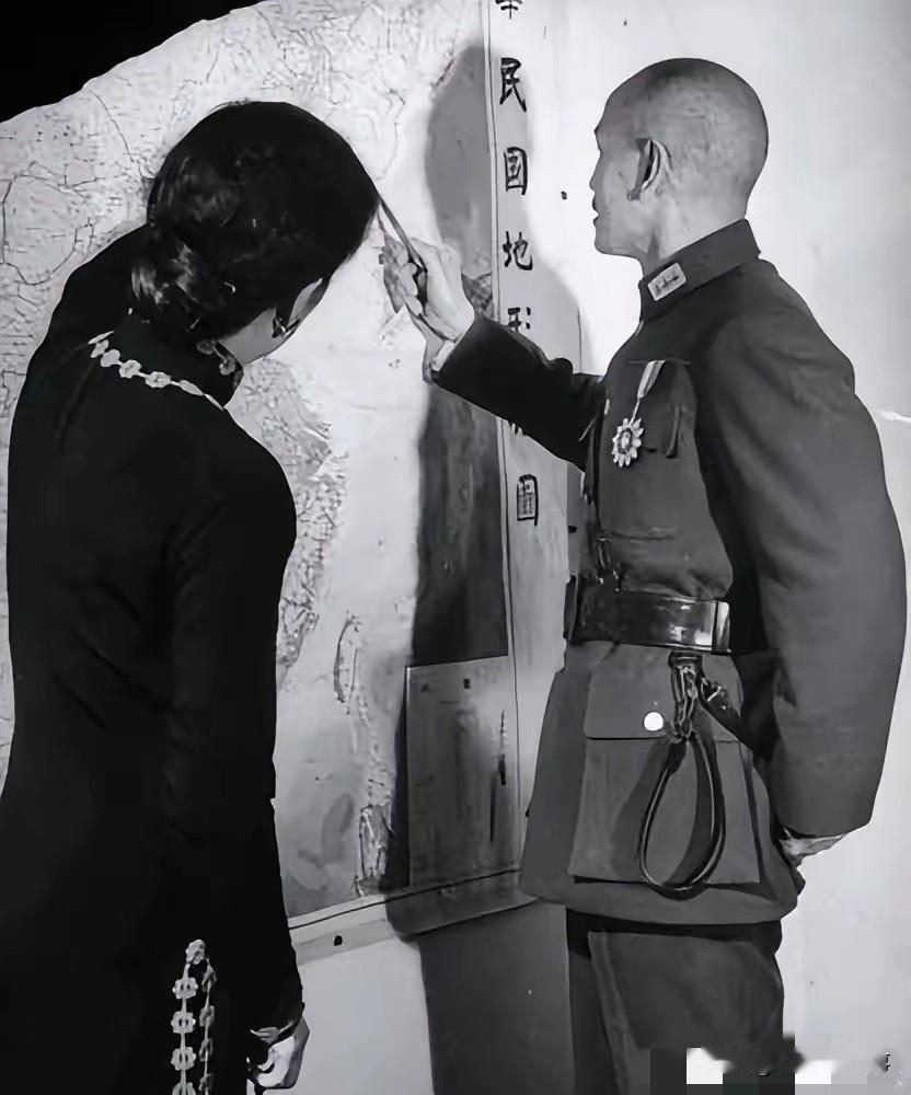 中国在民国时期为什么被日本人打的那么惨，杀了几千万，罪魁祸首就是蒋介石以及他的