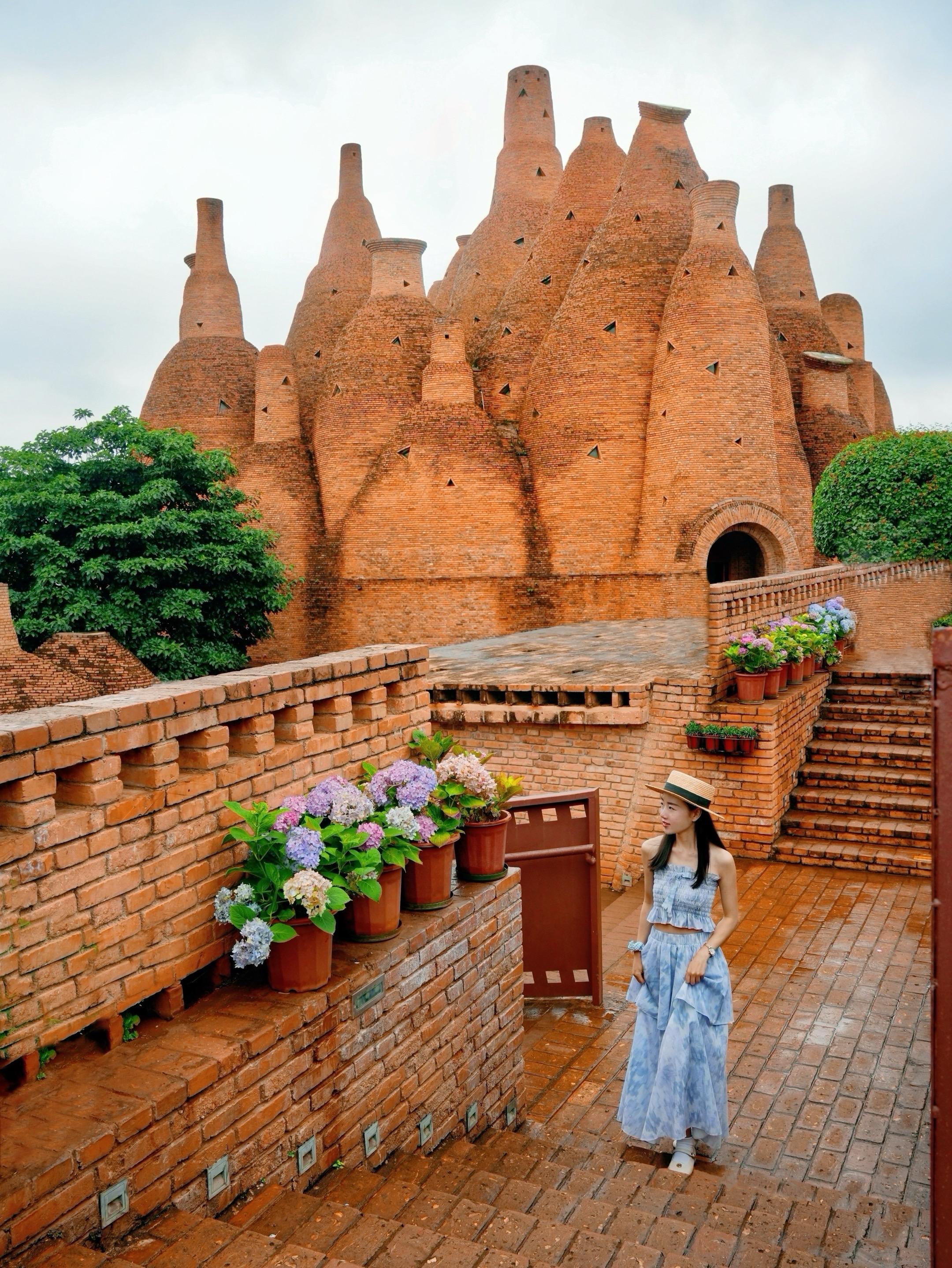 反向旅游，安利一座暑假只有22℃的小城。这里夏天平均气温22℃，气候凉...