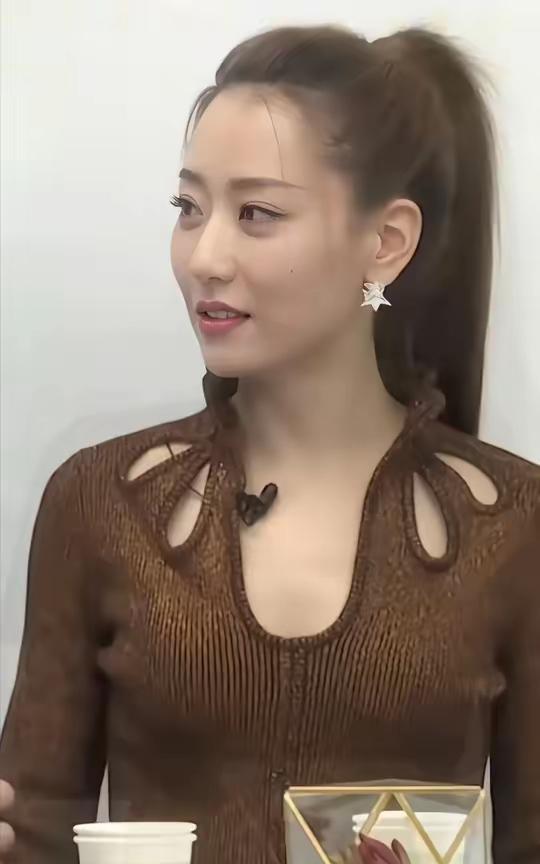 我问我闺蜜：为什么白冰演大美人没人反对之前赵露思、白鹿出演大美女却被人说闺
