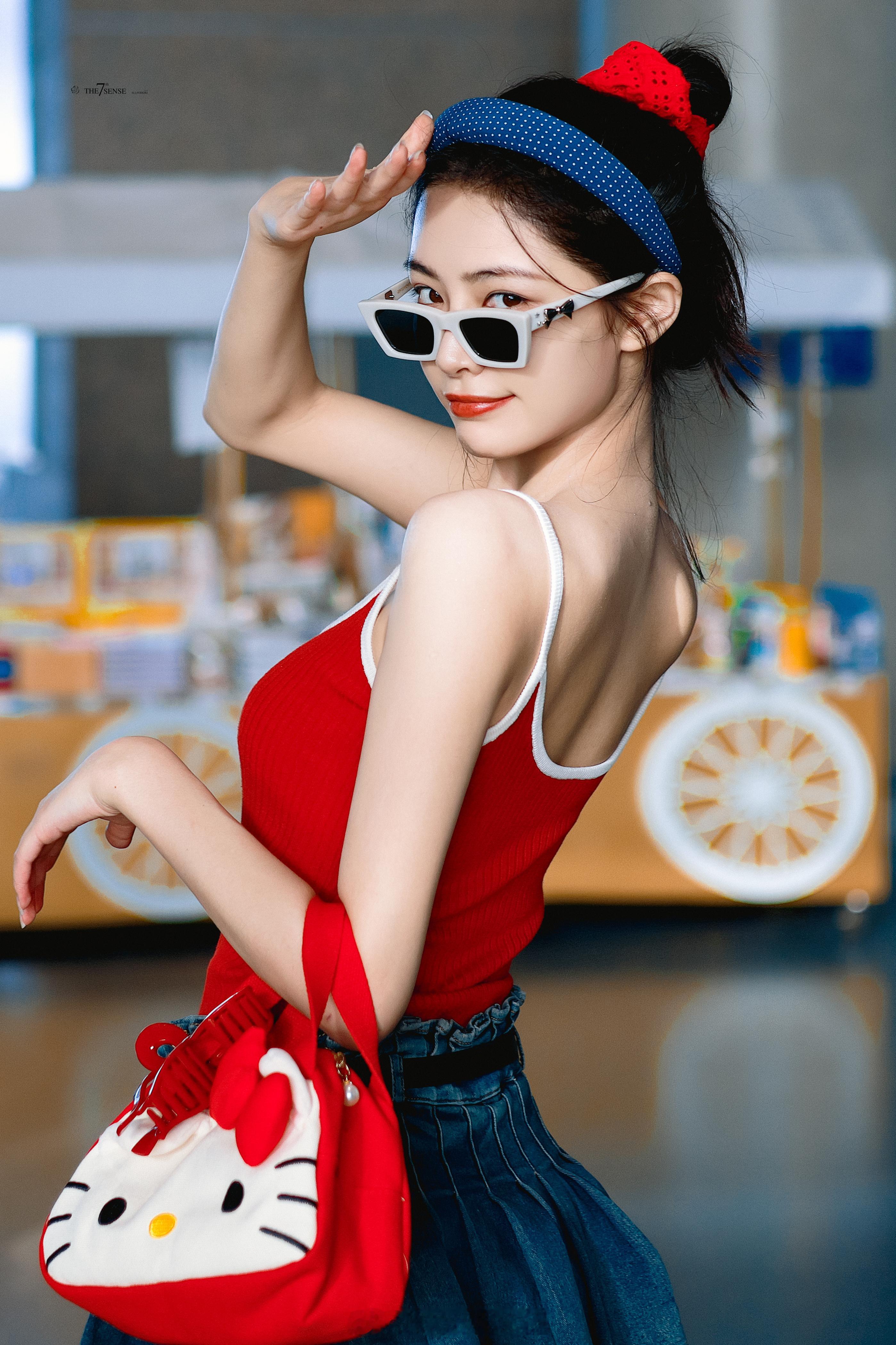 许佳琪最新机场路透好美哟​​​