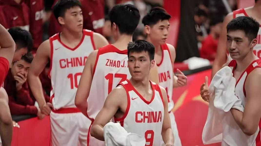 郭士强严厉提点庞峥麟：控卫要学会控失误，一次失误记一辈子郭士强曾经在训练中
