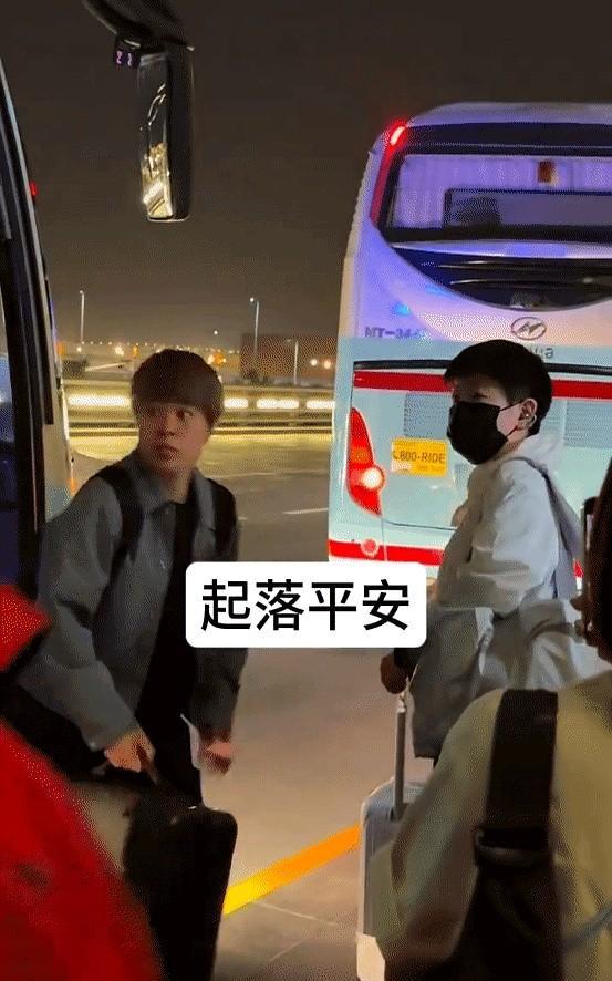 莎莎问我还有一个箱子是不是翔哥帮我拿了？大头欠欠的来一句，次次都是你的箱子没了