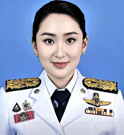 泰柬冲突能够停止，不是全是各国调停，还有很重要的一个原因，是泰国没钱打了，柬埔寨