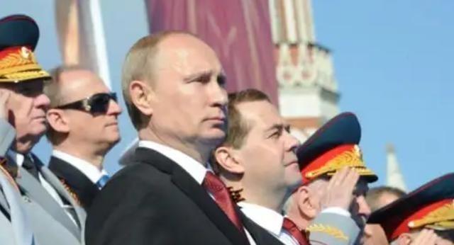 有人问，普京执政20年，俄罗斯到底有没有变强？咱看看数据就知道啦！2000年普京