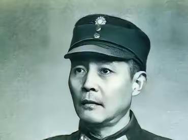 1938年，军统站长刘培初骂钱大钧"老东西"。钱大钧是黄埔元老、陆军上将，当场拔