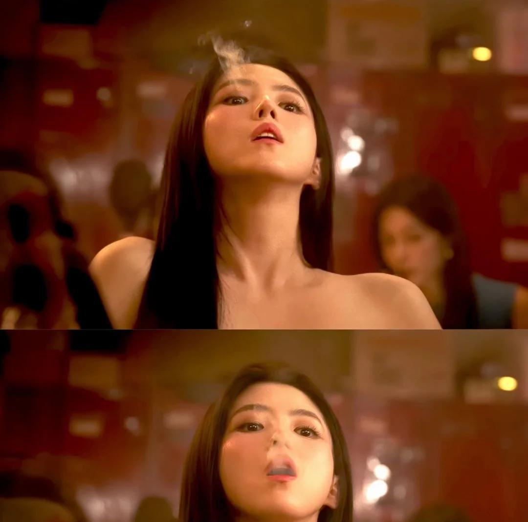 韩国电影，正在主动拧干自己最后一点艺术水分。它不再为戛纳的红毯拍片，转向为你的