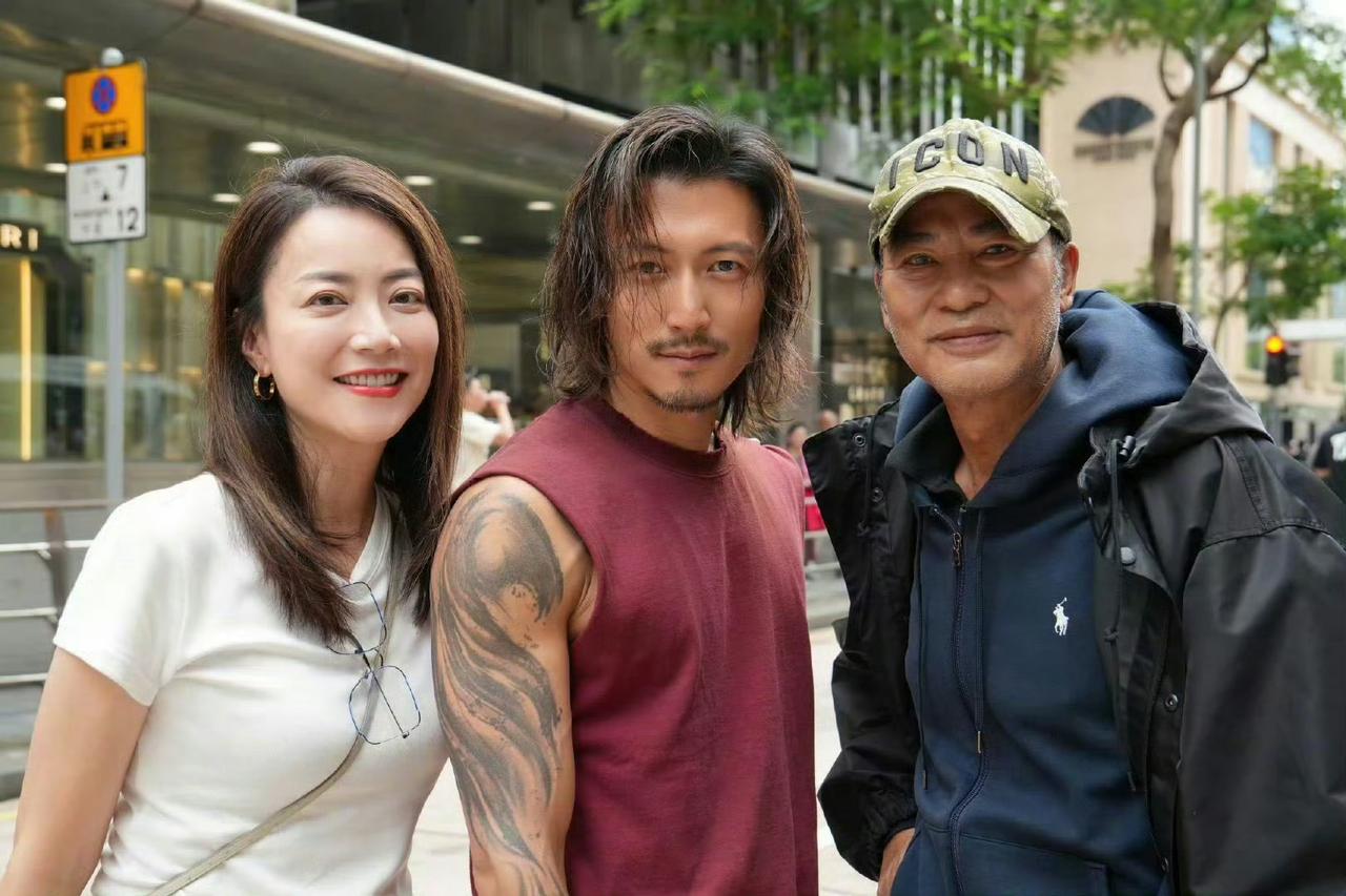 怪不得谢霆锋一直不留胡子，这男人魅力谁受得住啊[捂脸哭][捂脸哭]简直不要太man