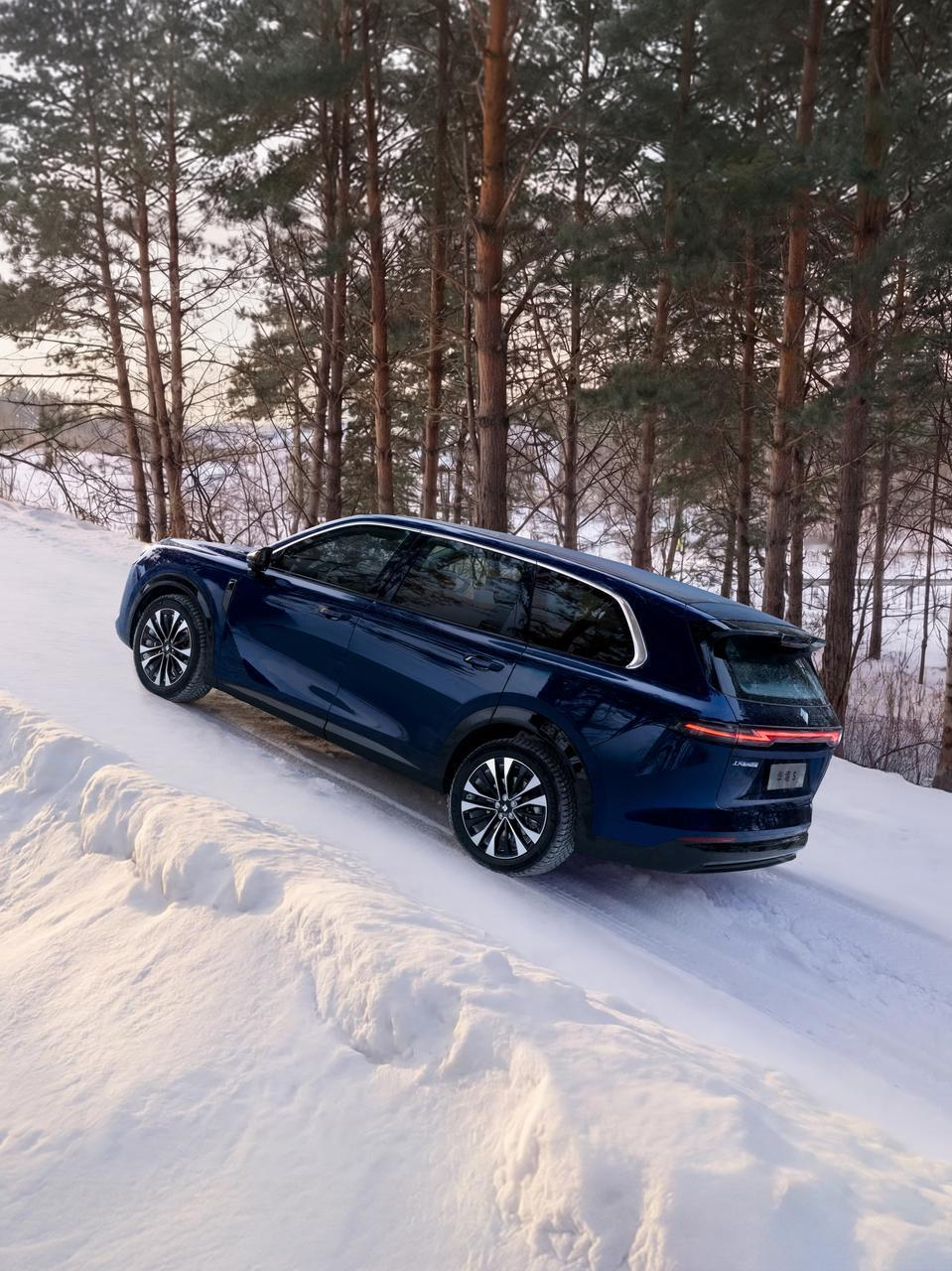 华境S顺利完成黑河满员冬测近年来，中国智能制造进入快速发展阶段，上汽...