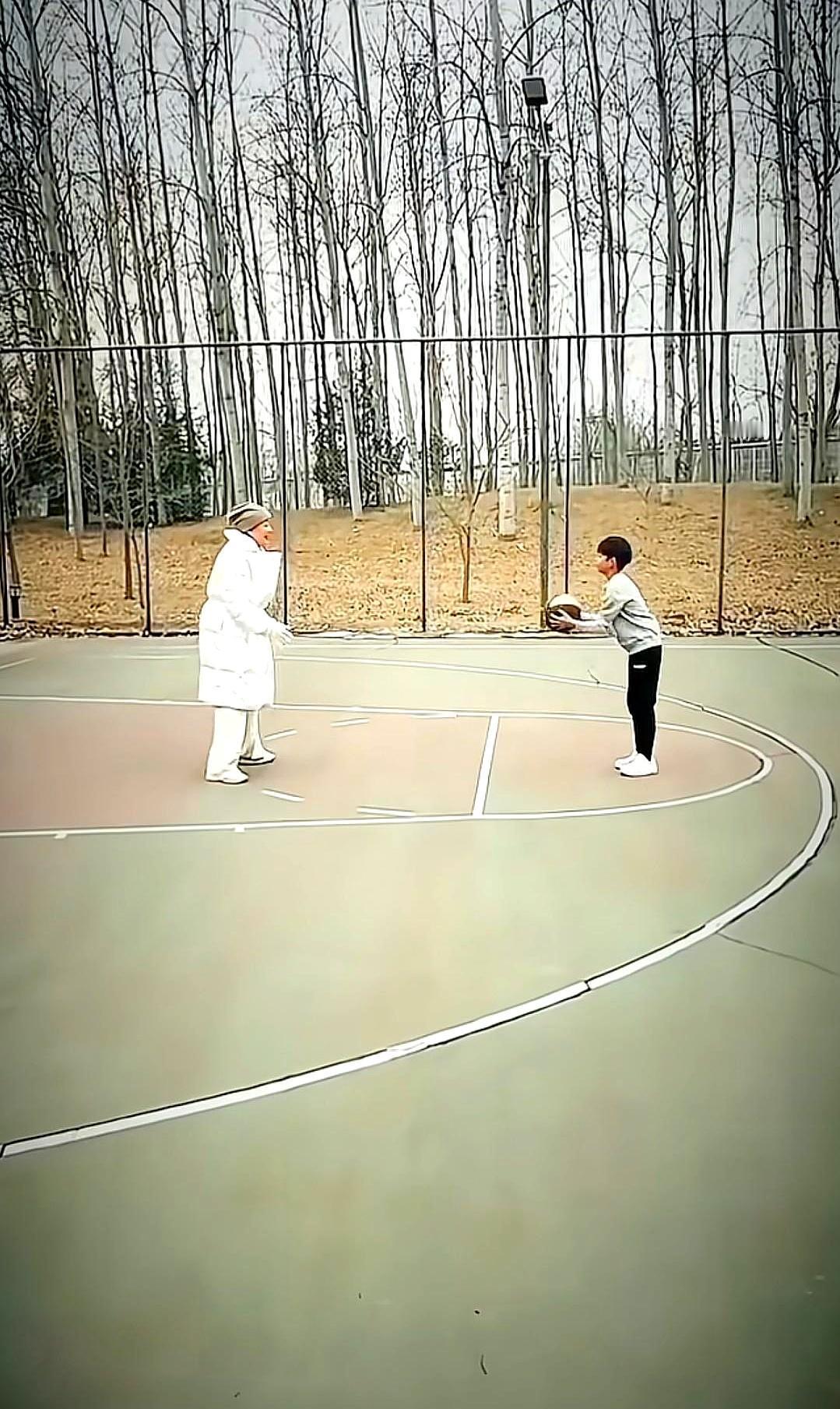 妈没了，奶奶出手：脸必须是汪家的，魂也得是张家的。孙子那张脸，跟他爹一个模