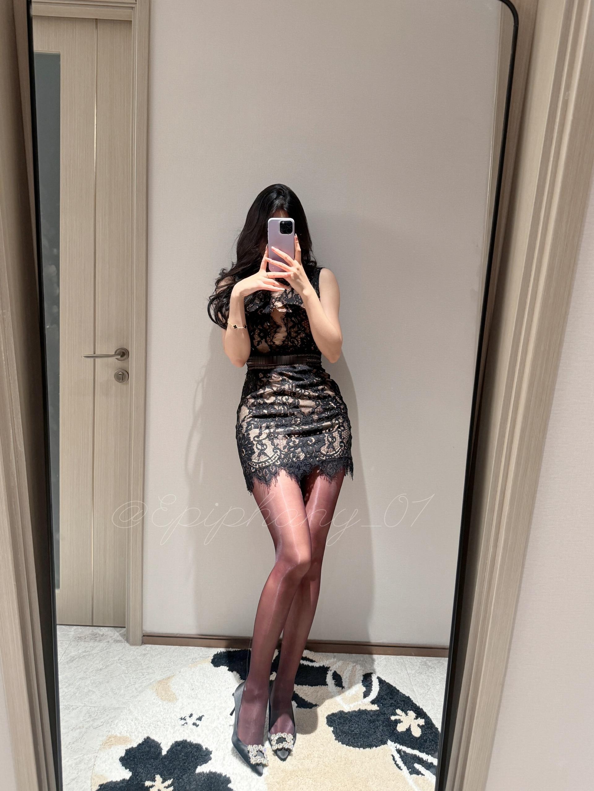 浪漫蕾丝裙👉巴黎紫汲润绝妙触感今天穿什么​​​
