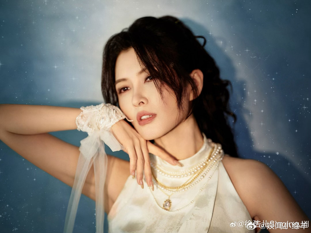 徐洁儿乘风之夜妆造徐洁儿浪姐乘风之夜妆造徐洁儿乘风之夜妆造颜值出圈，清透妆感弱化