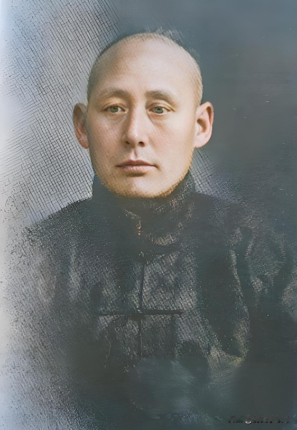 这位是清末紫禁城里重华宫的“物业经理”兼“小组长”——周得禄，老家河北大城县的。