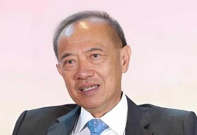 终于有人说出了大实话！新加坡前外长杨荣文曾说：不要看美国动不动就威胁中国、制裁中