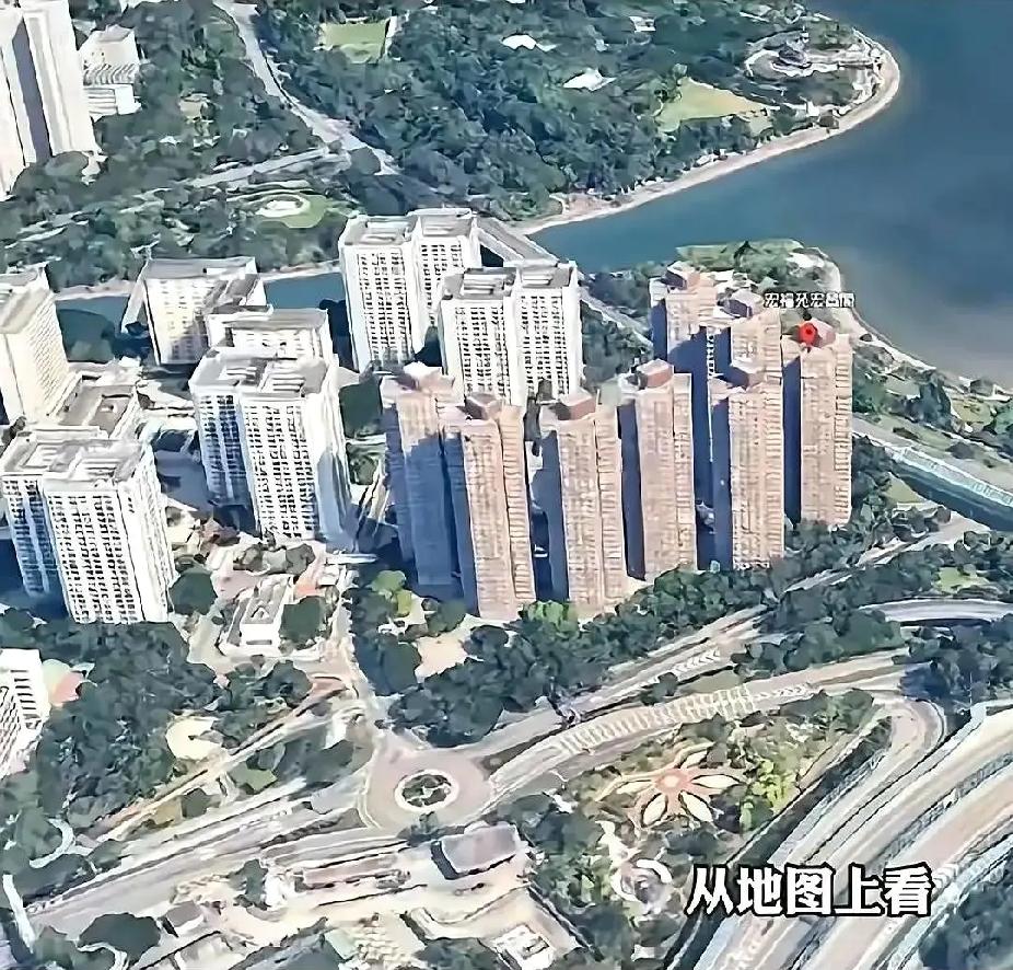 香港的火灾让人突然明白，为何蔡少芬、陈小春等明星纷纷迁往内地。我的朋友前两年