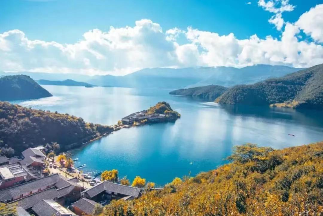 天南地北大拜年川滇共有的泸沽湖真的漂亮！