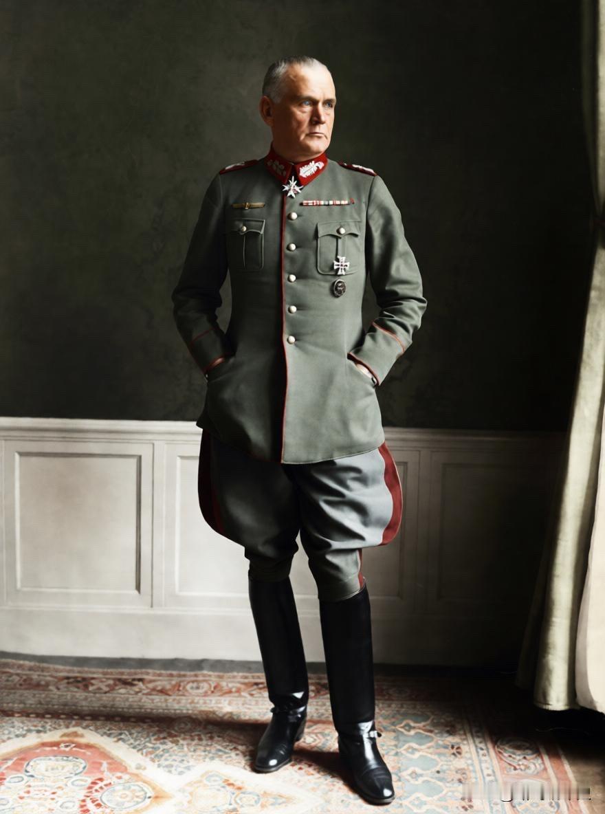 沃尔纳·冯·勃洛姆堡在纳粹德国的早期历史上是个绕不开的角色。他曾是希特勒非常倚重