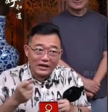 怼郑好：卖杯子和卖鞋子没啥区别，谁也不比谁高级。记得杨议曾经笑话过老郑住宿舍
