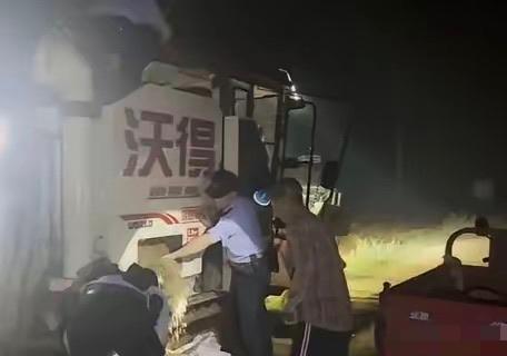 这事儿估计要火到人民日报了！5月24日凌晨1时许，湖北襄阳市东津派出所所长
