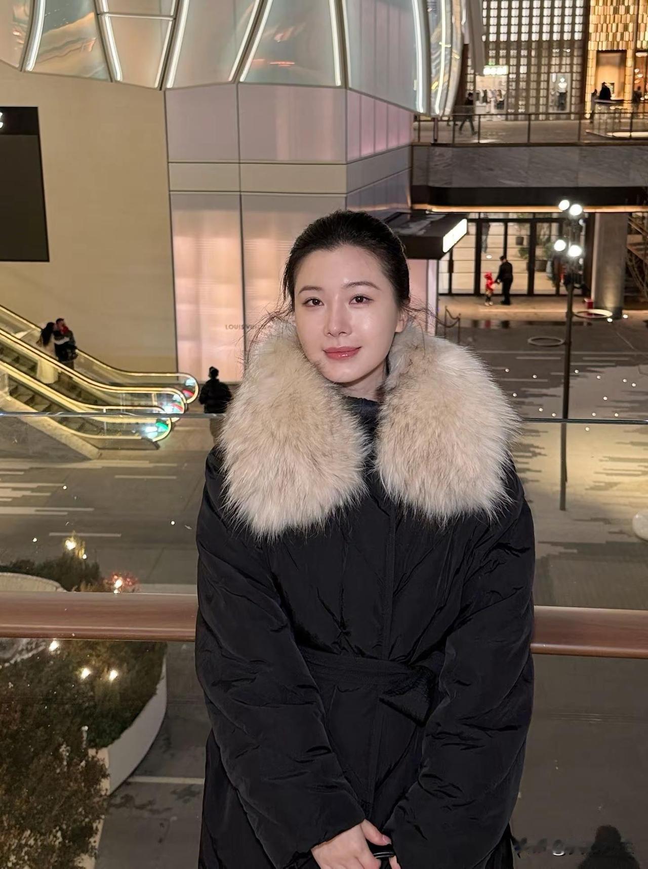 雪后的青岛红瓦白雪蓝天大海