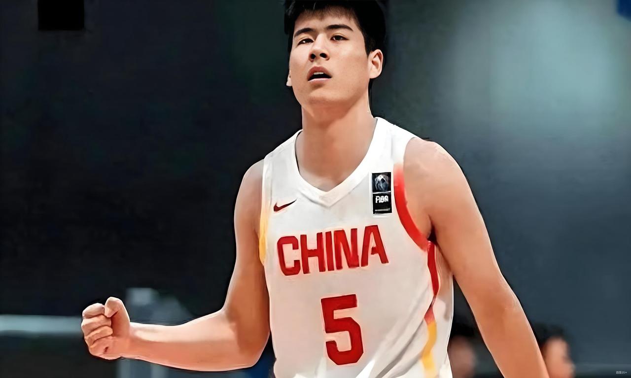 陈家政给杜锋出难题！今天下午两点，杜锋带队前往广州客场！除了参加过上场比赛的球