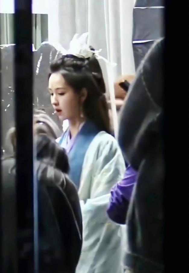 陈都灵的格局确实不太一样她客串了吴磊的《剑来》，一般小花或者小生火了，尤其是演