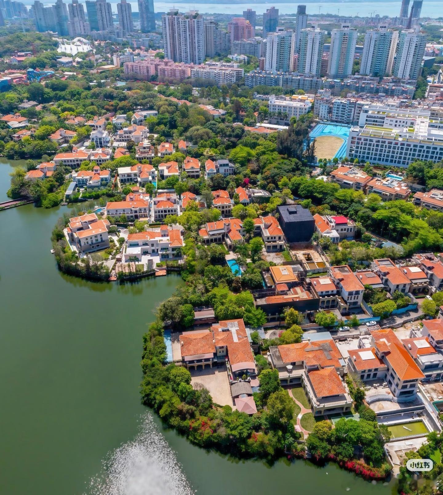 纯水岸，深圳第一富人区。
